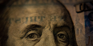 Fed to Stay Put, but the Drama Heats Up